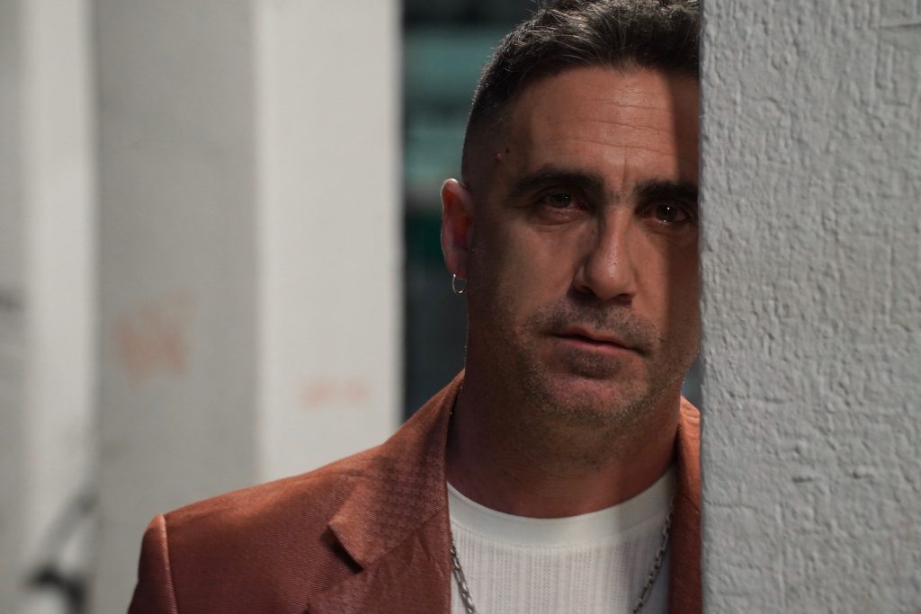 El compositor entrega un nuevo adelanto de su próximo álbum.